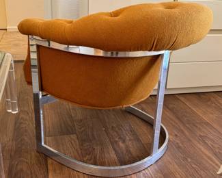 1970s Vintage Tufted Fabric Metal Chrome Frame Barrel Chair John Stuart Baughman	29x31x30in		130012
