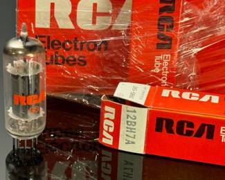 Lot of  6 RCA 12BH7A Tubes	3X5X2IN	4 OZ	970051
