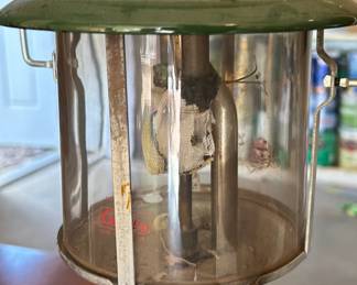 Vintage Coleman 220k 195 2 Mantle Lantern in Box 220k195 	Box: 15x8x8in 		104049
