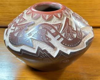 Sammy Naranjo Santa Clara Pueblo Pottery Native American Pot 	3.5in H x 5.75in Diameter 		107031
