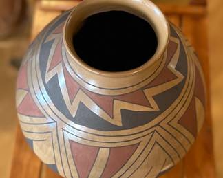 Luis Ortiz Mata Ortiz Pot Native American Pottery  Polychrome 	10.5in H x 4.25in Diameter at rim		104001
