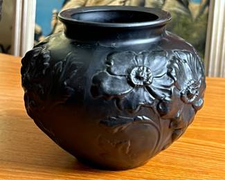 5.75in Tiffin Black Amethyst Satin Glass Poppy Flower Vase (1930s) Art Deco 	5.75 x 7 x 7in Hole Diameter 3in		110001
