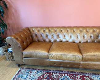 Frontage Logan Chesterfield Leather Sofa Tufted Nailhead Sectional Couch Chestnut 	33x 97.5 x 39in  Seat height 21.5		106001
