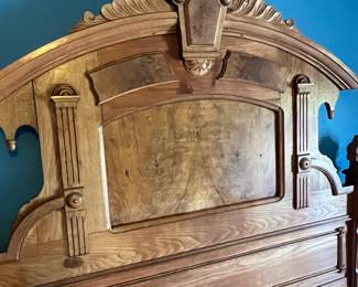 1800’s Antique East Lake Queen Bed	87 x 58 x 77.5.in		106012
