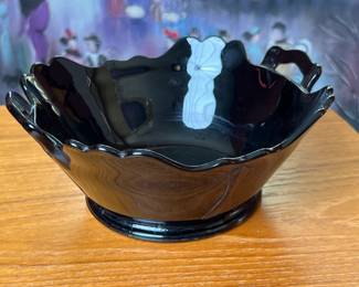 L.E. Smith Mount Pleasant Black Amethyst Glass Bowl With Handles Vintage 1930s	9x 8x 4in		110010
