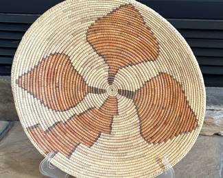 Southwest Hand Made Basket  Leaf Design	3in H x 14in Diameter 		107038

