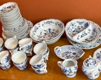  54pc Blue Danube Blue Onion China Dinnerware set	54pc		104047
