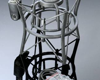 AKG Perception 220 Cardioid Condenser Microphone in Case P220 #2	5.5x9x9in	4 lbs 3.5 oz	970024
