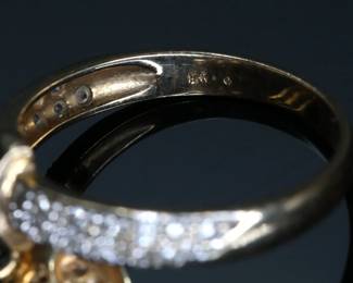 14k Gold & Diamond Dangle Heart Charm Ring SZ: 8	Size: 8  3.5mm w	3.03 grams 	970108
