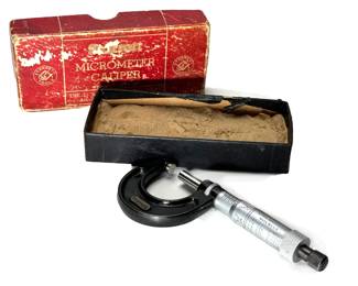 Starrett Micrometer Caliper No. 436-1in Machinist Tool T436RL  	Box: 1x2.5x5.5in	6OZ	970065
