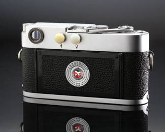 1960 Leica M3 Single Stroke 35mm Rangefinder Camera Body M-3	3.05x5.5x1.65in	1lbs 	970001