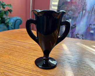 Vtg 1930s L.E. Smith Mount Pleasant Black Amethyst Trophy Design Glass Vase	6x5x3.25in		110026
