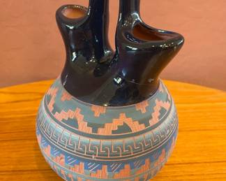 Navajo Wedding Vase Artist Signed by Elmerson 2002	8x5x5	2lbs	108013
