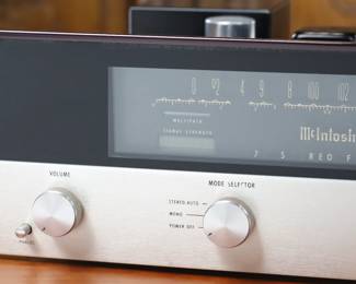 McIntosh MR71 Vintage Audiophile Tube FM Tuner MR-71 	5.5x16x14in D	27lbs	970013