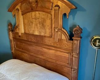 1800’s Antique East Lake Queen Bed	87 x 58 x 77.5.in		106012
