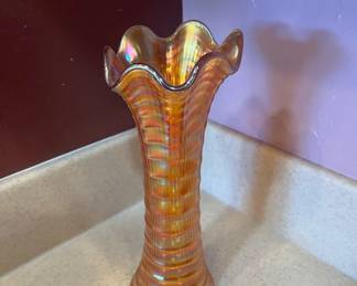 Imperial Marigold Carnival Glass9in Vase	9x3.5x3.5	1lb	108002

