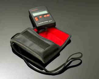 Gossen Luna Pro Digital Incident & Reflected Light Meter w/Carrying Case	1x3x5.5in	5oz	970085
