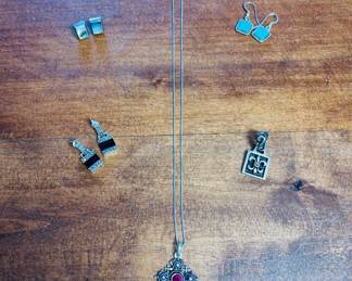 Lot of Sterling Estate Jewelry  		1lb	105016
