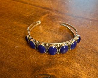 Lot of Necklaces, Bracelets, and Watches  		1lb 	105013
