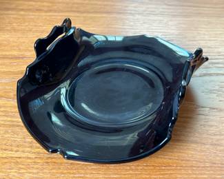 Vtg L.E. Smith Mount Pleasant Black Amethyst Glass bonbon curved edge dish	7.52x5.5x2.5in 		110014
