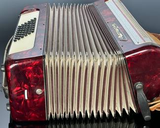 Weltmeister  Vintage German Made TOP Piano Accordion Original Case: 10x18.5x20in	22.5lbs	970009
