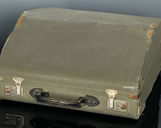  Weltmeister  Vintage German Made TOP Piano Accordion Original Case: 10x18.5x20in	22.5lbs	970009
