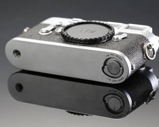 1960 Leica M3 Single Stroke 35mm Rangefinder Camera Body M-3	3.05x5.5x1.65in	1lbs 	970001