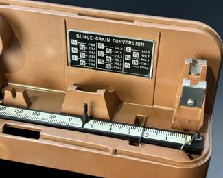 Vintage Ohaus Lyman M-5 Precision Reloading Scale	4.25x10x3in	2lbs 9.5oz	970095
