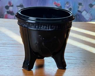 Vtg 1930s L.E. Smith Mount Pleasant 3-Footed Black Amethyst Fern Planter	3.5x3.75x3.75in		110036
