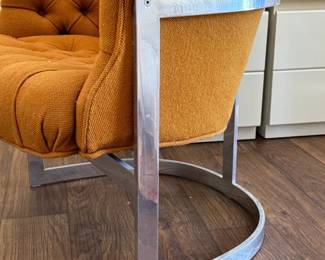 1970s Vintage Tufted Fabric Metal Chrome Frame Barrel Chair John Stuart Baughman	29x31x30in		130012
