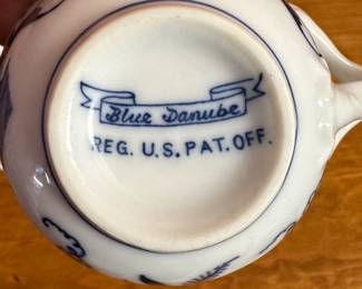  54pc Blue Danube Blue Onion China Dinnerware set	54pc		104047
