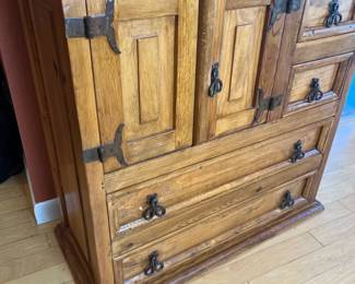 Rustic Mexican Pine & Iron Dresser Hutch 	35.5 x 35.5 x 16.in		106006
