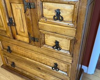 Rustic Mexican Pine & Iron Dresser Hutch 	35.5 x 35.5 x 16.in		106006
