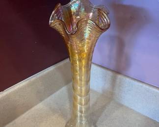 Imperial Marigold Carnival Glass 11in Vase	11x4x4	1lb	108003
