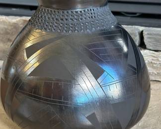 Mata Ortiz Blackware Geometric Vase Pot Corrugated Rim Native American 	9in H x 4 .25 in Diameter at rim 		107035
