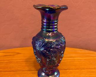 Imperial Cobalt Blue Iridescent Carnival Glass Bud Vase	6x3x3	1lb	108010

