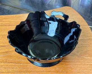 L.E. Smith Mount Pleasant Black Amethyst Glass Bowl With Handles Vintage 1930s	9x 8x 4in		110010
