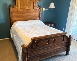 1800’s Antique East Lake Queen Bed	87 x 58 x 77.5.in		106012
