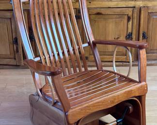 Amish Shaker Cherrywood Slat Back Glider Rocker Swivel Chair	41.5x27x23in		104036
