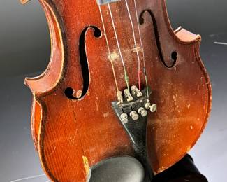 Vintage Violin Antonius Stradivarius Cremonensis Czechoslovakia in Case 	Violin: 22.5in Long x7.75in Wide Case: 5x9.5x31in	4lbs 3.5oz	970105
