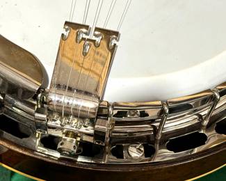 1940s Vintage Gibson RB-100 Banjo 5-String Resonator with Case 	Case: 5.25x15.5x40in	16.5lbs	970008
