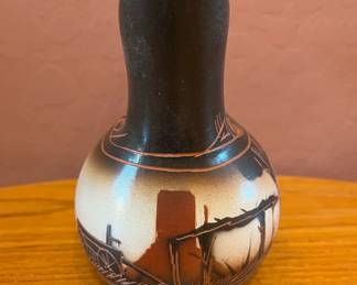Navajo Storytelling Wedding Vase Artist Signed by Little Dine	5x4x4	2lbs	108014
