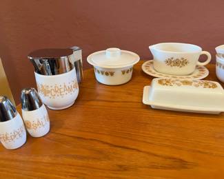 Lot of 15 Pyrex Butterfly Gold Set 			108017
