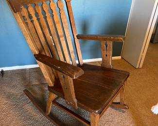 Antique Oak Craftsman Rocking Chair	36 x 25 x 34in sitting height 16		106013

