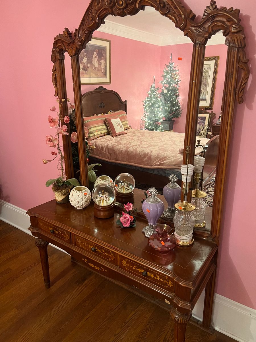 Williams Estate Sales in Asheville, NC starts on 11/9/2023