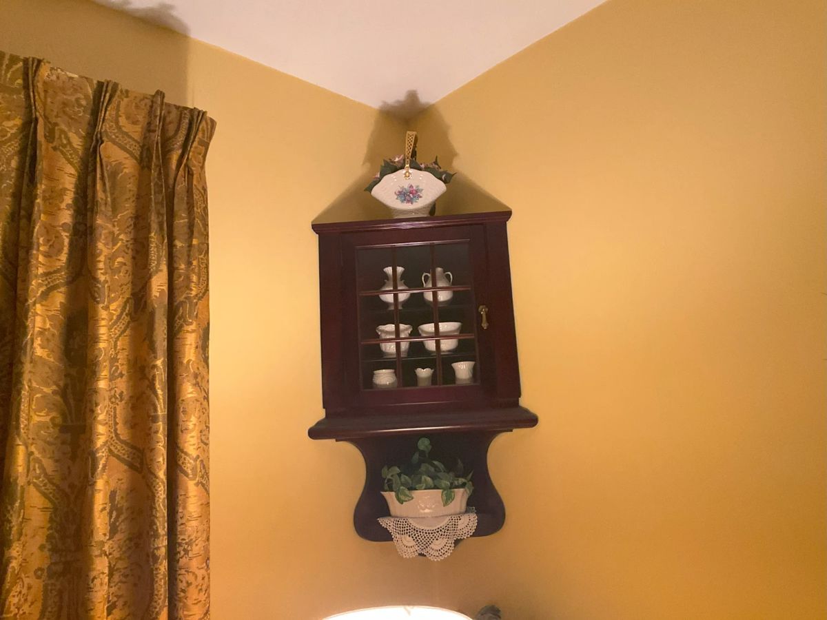 AMAZING STATEN ISLANDE ESTATE SALE in Staten Island, NY starts on 11/18