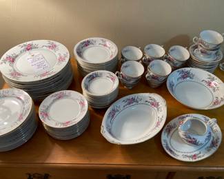 Royal Embassy "Saratoga" 94 piece china set