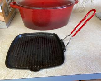 enameled cast iron grill pan with foldable handle