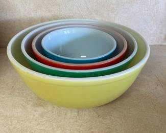 vintage Pyrex primary color mixing bowl set