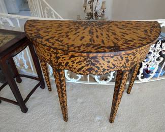 A WOW FAUX PAINTED TABLE !